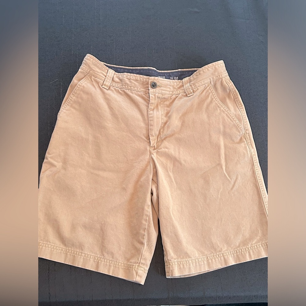 Izod Khaki Shorts